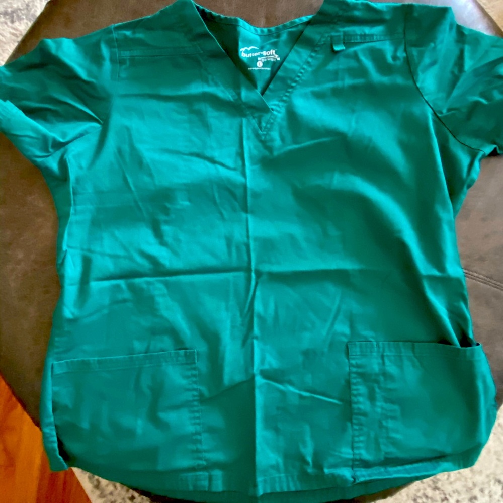 Hunter Green Butter Soft scrub set